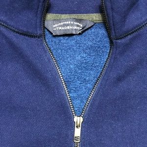 Roundtree and Yorke Pullover sweater